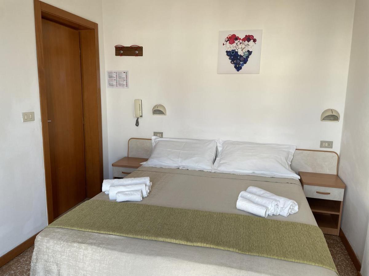 Hotel Alex Ρίμινι Εξωτερικό φωτογραφία