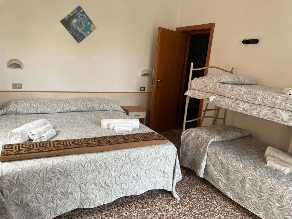 Hotel Alex Ρίμινι Εξωτερικό φωτογραφία