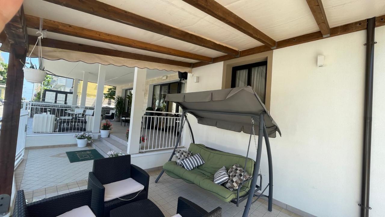 Hotel Alex Ρίμινι Εξωτερικό φωτογραφία